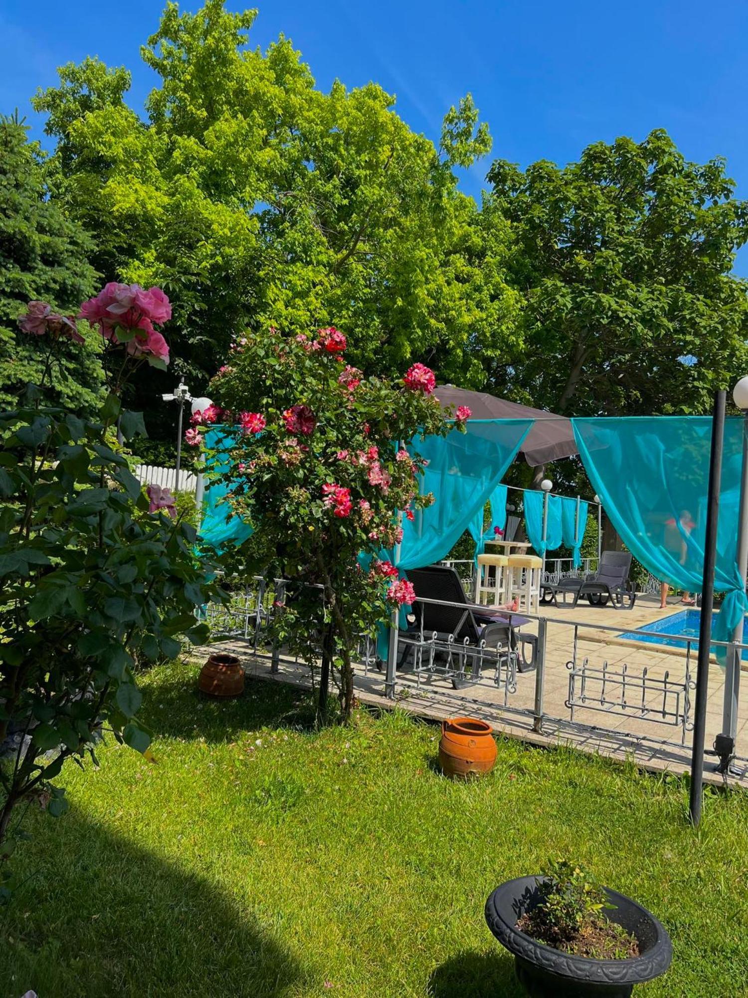 Apart Complex Diva& Bar & Restaurant 산콘스탄틴앤헬레나 외부 사진